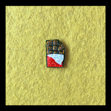 Charger l&#39;image dans la galerie, Pin&#39;s Chocolat
